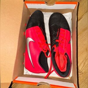 Nike Women’s soccer cleats 7.5